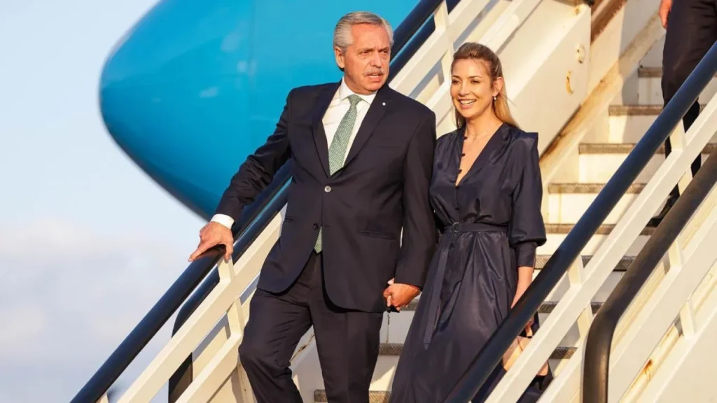 multimedia.normal.8481949f87f3481a.QWxiZXJ0byBGZXJuw6FuZGV6IGp1bnRvIGEgRmFiaW9sX25vcm1hbC53ZWJw