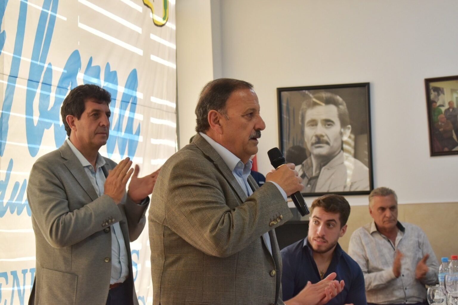 Quintela defendió a Kicillof y explicó por qué le pidió que no se metiera en la interna del PJ 20241019 114308