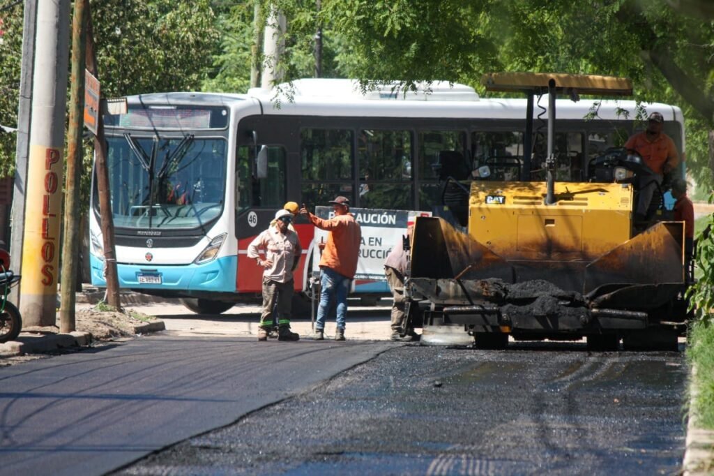Más de 30 toneladas de asfalto se utilizaron para la zona Oeste de la ciudad 465062297 1057339203066300 893904415798627921 n