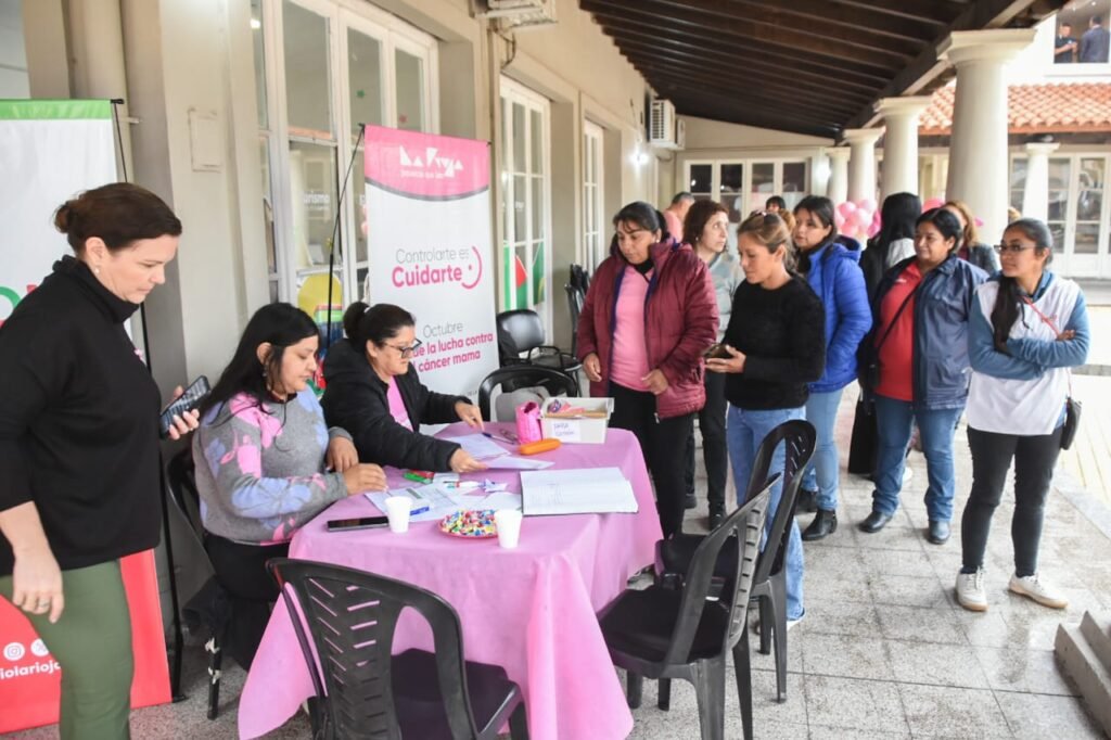 Impulsan estudios gratuitos para la prevención del cáncer de mama IMG 20241010 WA0102