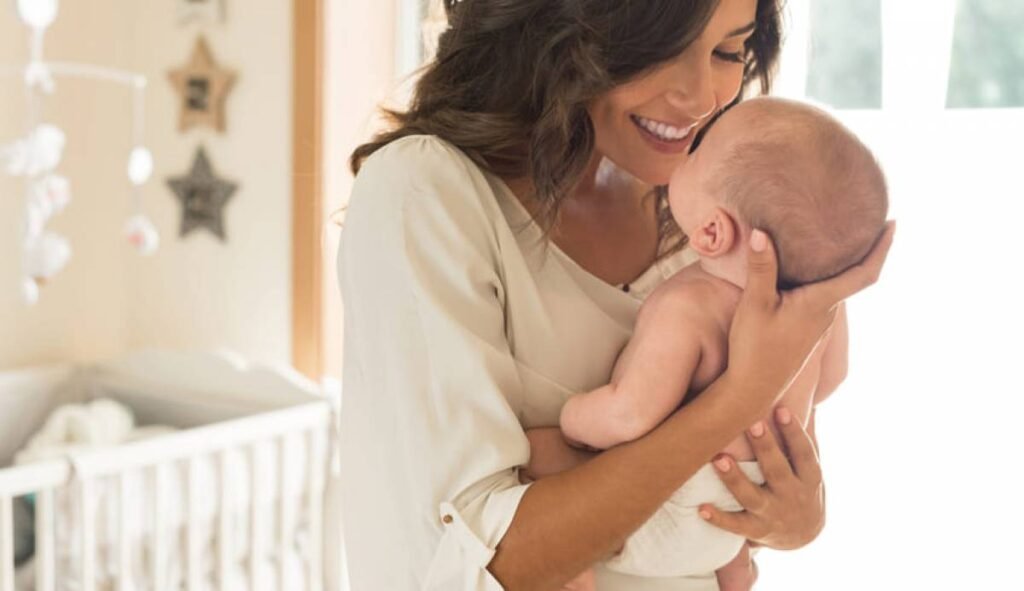 El efecto espejo de la maternidad: cómo el autocuidado inspira hábitos saludables en los hijos aprender a ser mama.jpg 1200x693 1