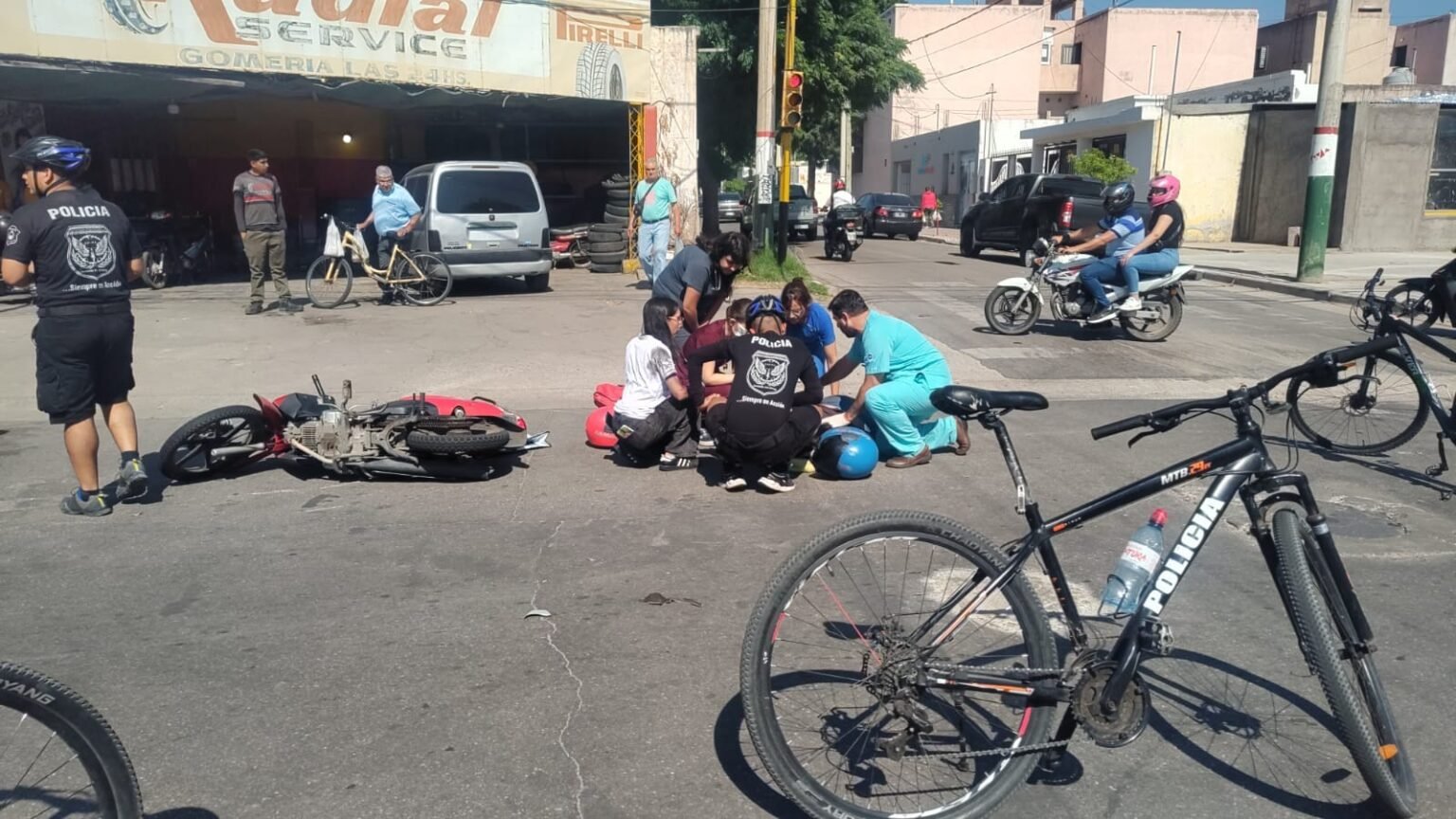 Dos mujeres sufrieron lesiones graves tras un siniestro vial en el macrocentro siniestro 2
