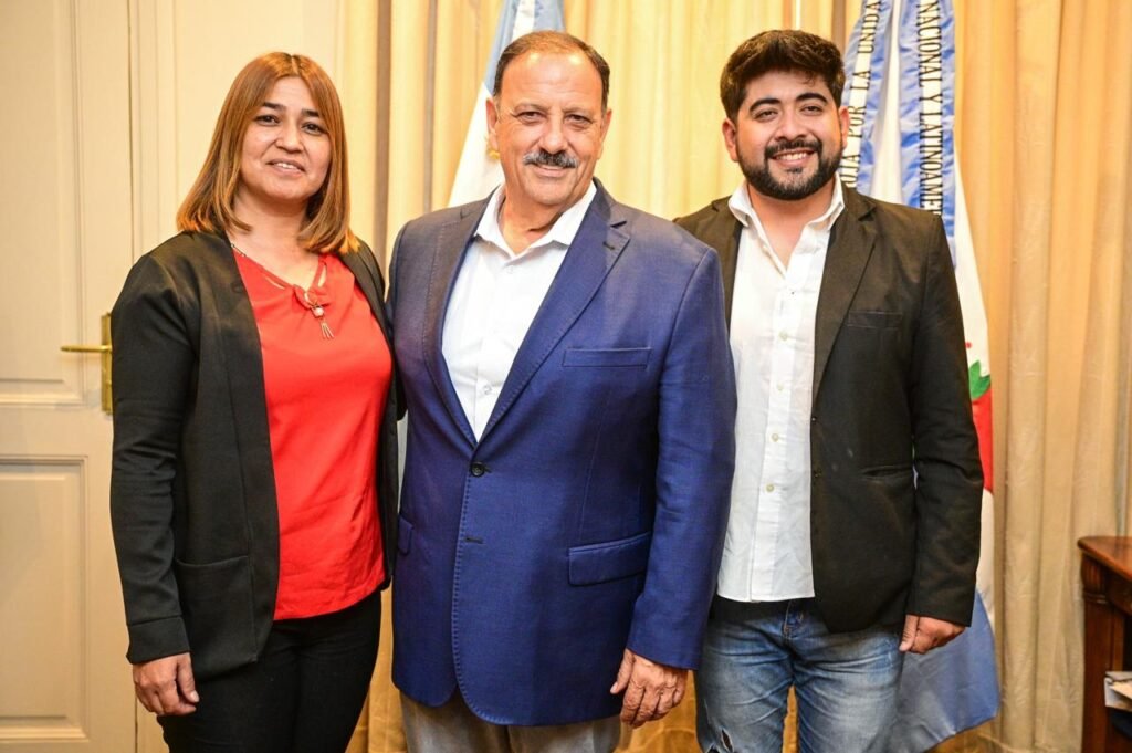 Quintela recibió a ediles de LLA de Felipe Varela que buscan crear un espacio para las juventudes WhatsApp Image 2024 11 19 at 8.53.19 AM