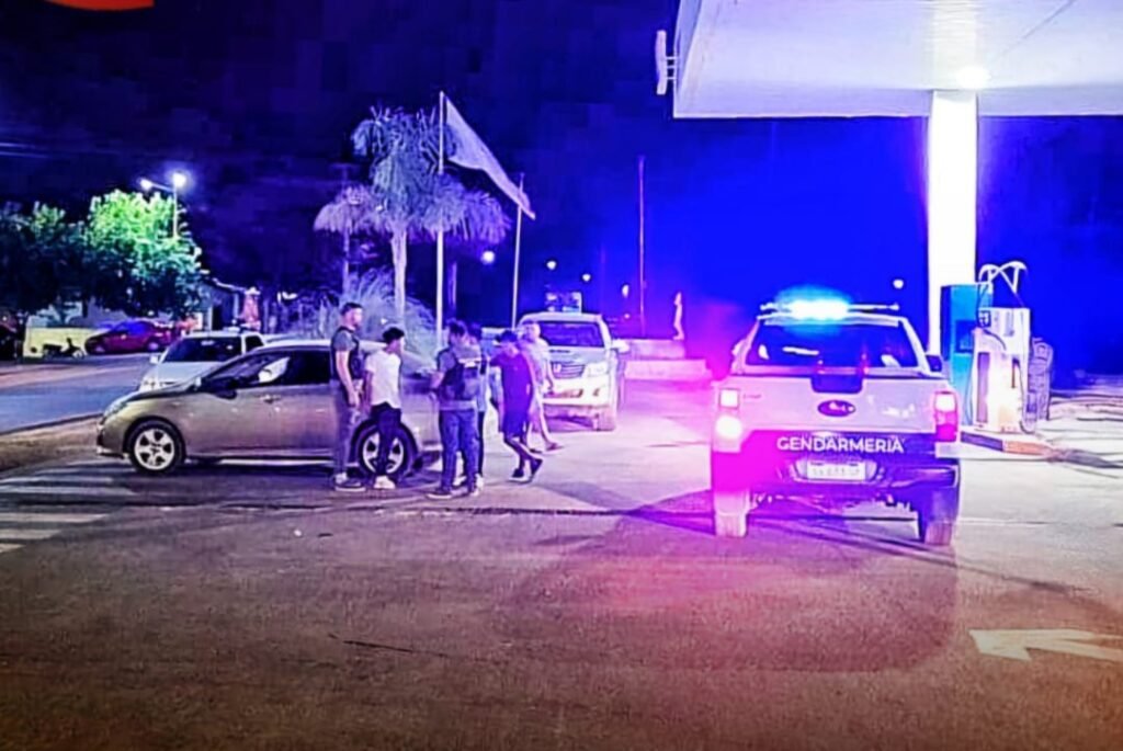 Detuvieron a dos policías en Chilecito en un operativo antinarcótico WhatsApp Image 2024 11 27 at 8.54.59 AM