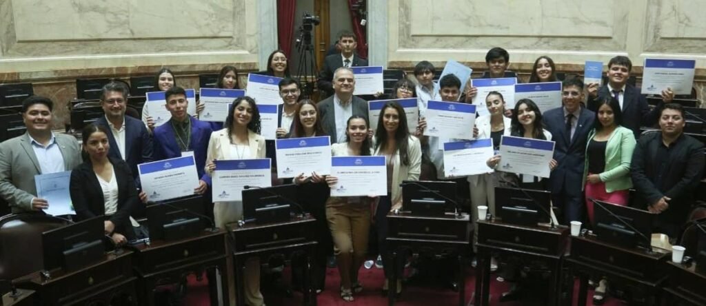 Jóvenes riojanos fueron Senadores por un Día en el Congreso y presentaron proyectos senadores por un dia