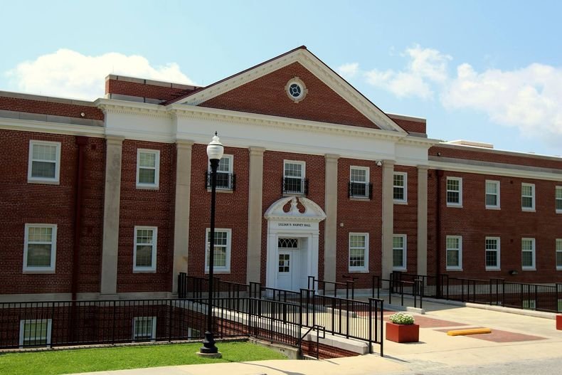 Nuevo tiroteo en una universidad en Estados Unidos: un muerto y varios heridos universidad tuskegee alabama estados unidos