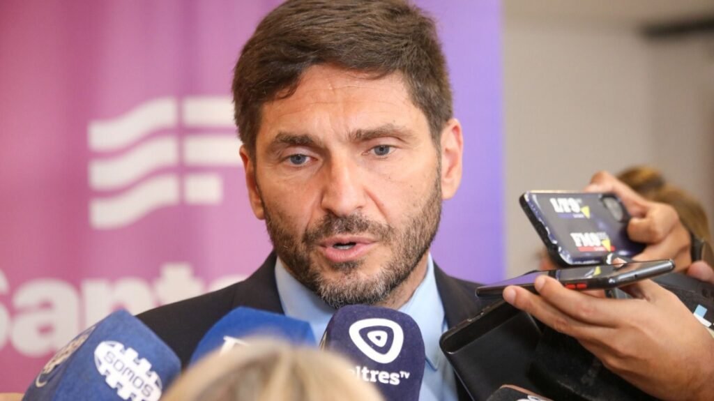 Se aprobó en Santa Fe un proyecto que habilita la reelección del gobernador 2024 02 07NID 279697O 1