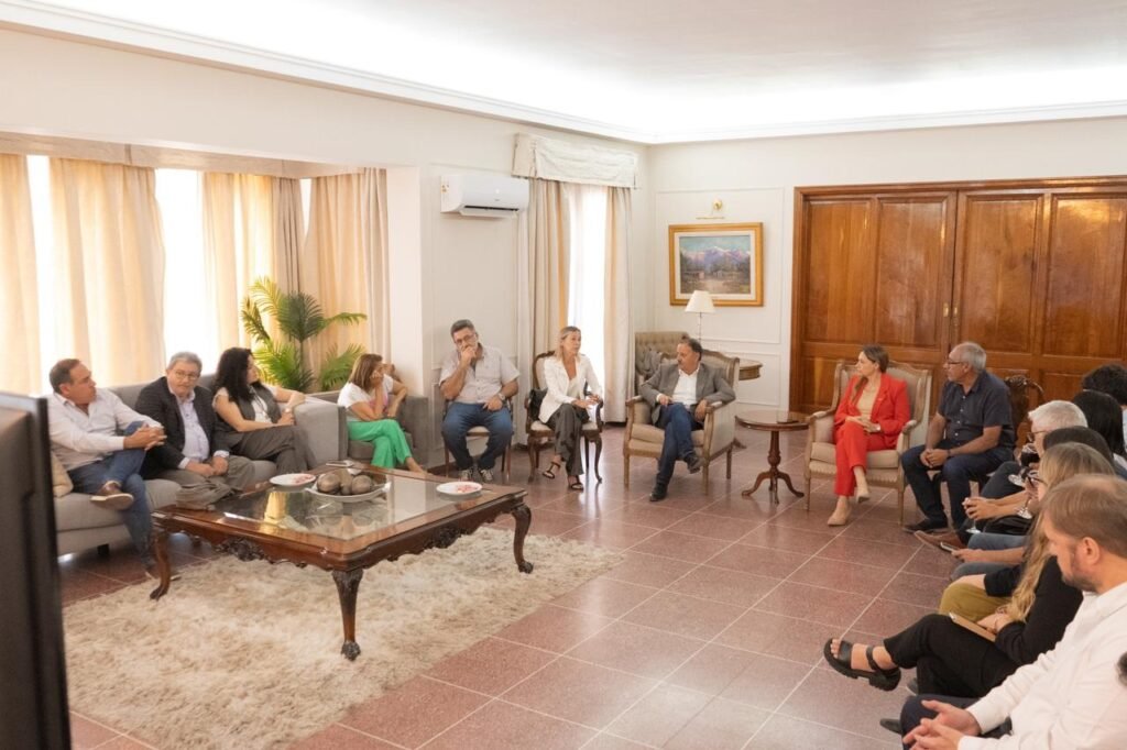 Presentaron a Quintela resultados de la primera etapa del Plan Maestro para un uso sostenible del agua WhatsApp Image 2024 12 11 at 7.31.45 PM