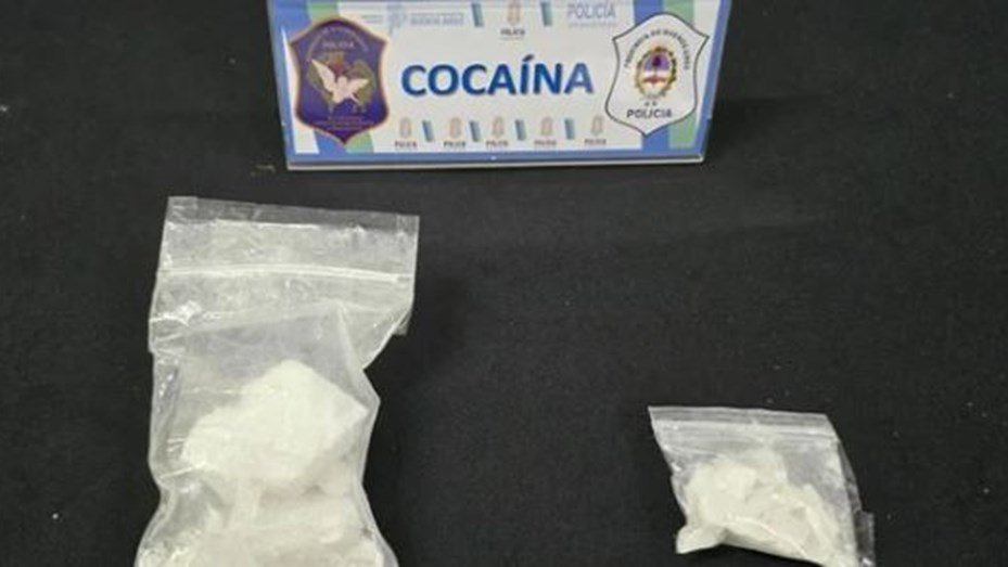 Detuvieron a un efectivo Penitenciario cuando trataba de ingresar drogas a una cárcel cocaina