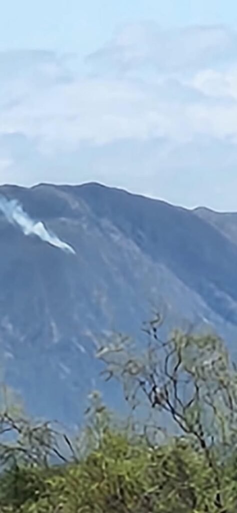 La caída de un rayo provocó un incendio forestal en Patquía rayo