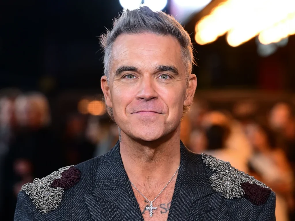 Robbie Williams quiere volver a la escuela para repetir sus exámenes y demostrar que «no es tonto» robbie williams