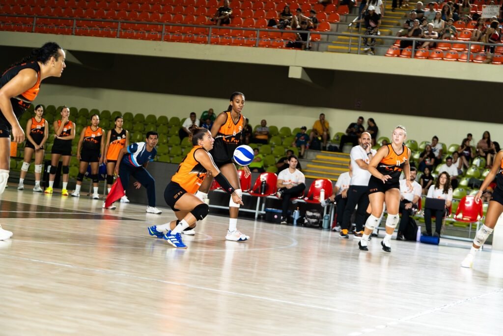 CEF 5 comenzó la defensa del título con dos triunfos ante Banco Provincia y Vélez CEF5