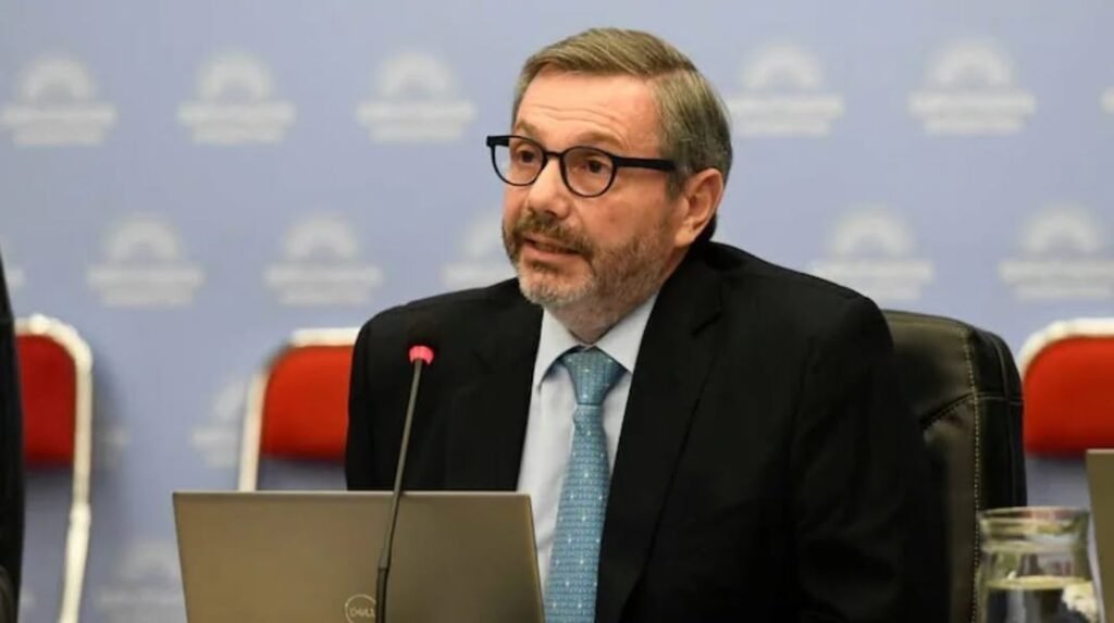 Otra baja: tras desmentir una reforma previsional, Milei echó al titular de la Anses 476837415 1200478442078691 6154959419706495916 n