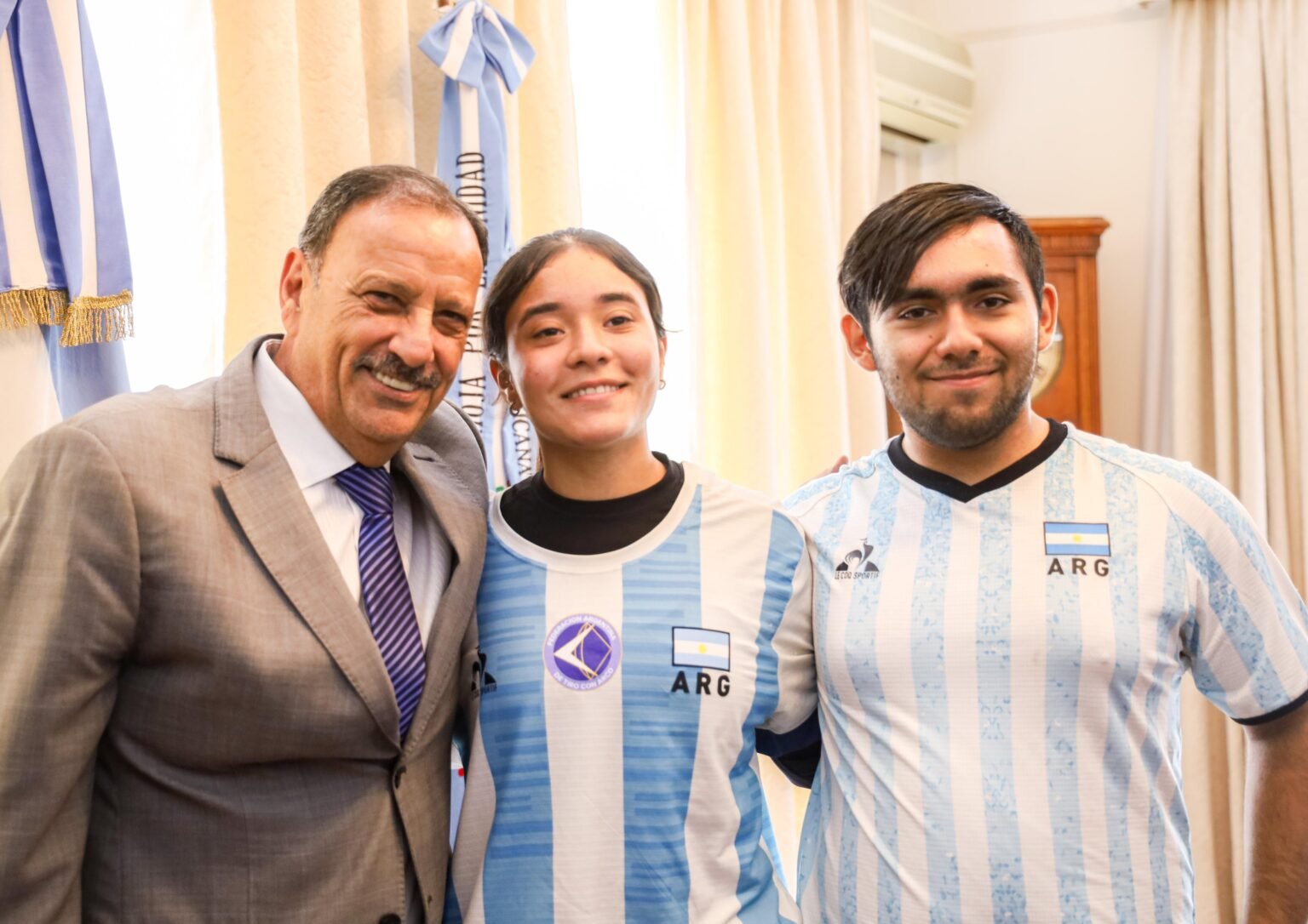 El Gobierno fomenta la práctica deportiva a través de la asistencia a deportistas profesionales y amateurs IMG 20250218 WA0138