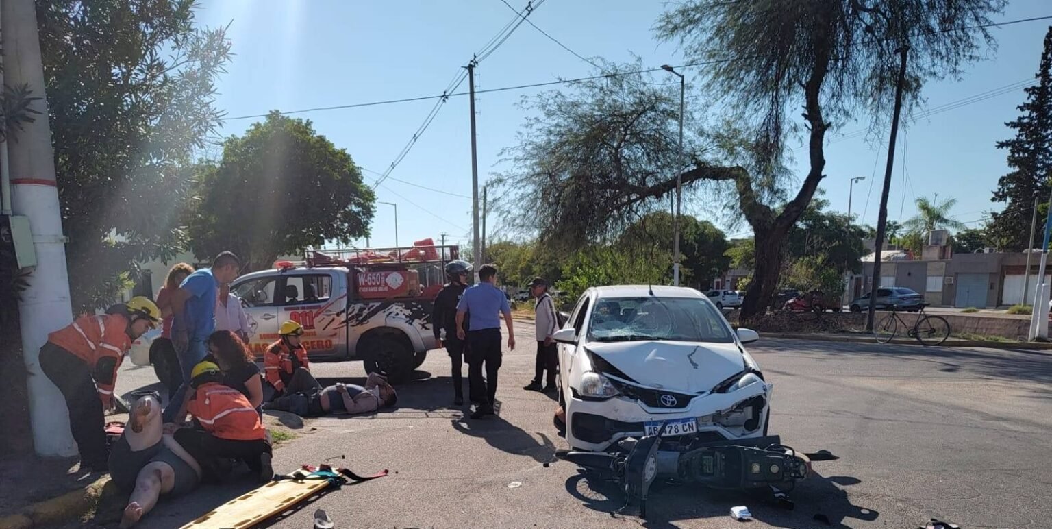 Grave siniestro en Avenida Alem dejó dos motociclistas heridos WhatsApp Image 2025 02 14 at 10.36.03 AM