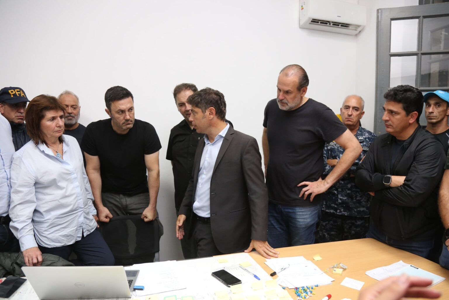 Kicillof, Bullrich y Petri ya están en Bahía Blanca 20250308 162549