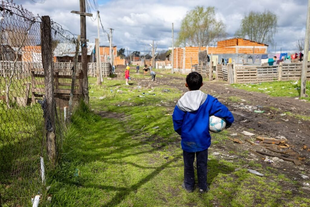 segun la medicion de la uca la pobreza infantil YVELU7UOAVB3ZOTGAO26DGUYCM
