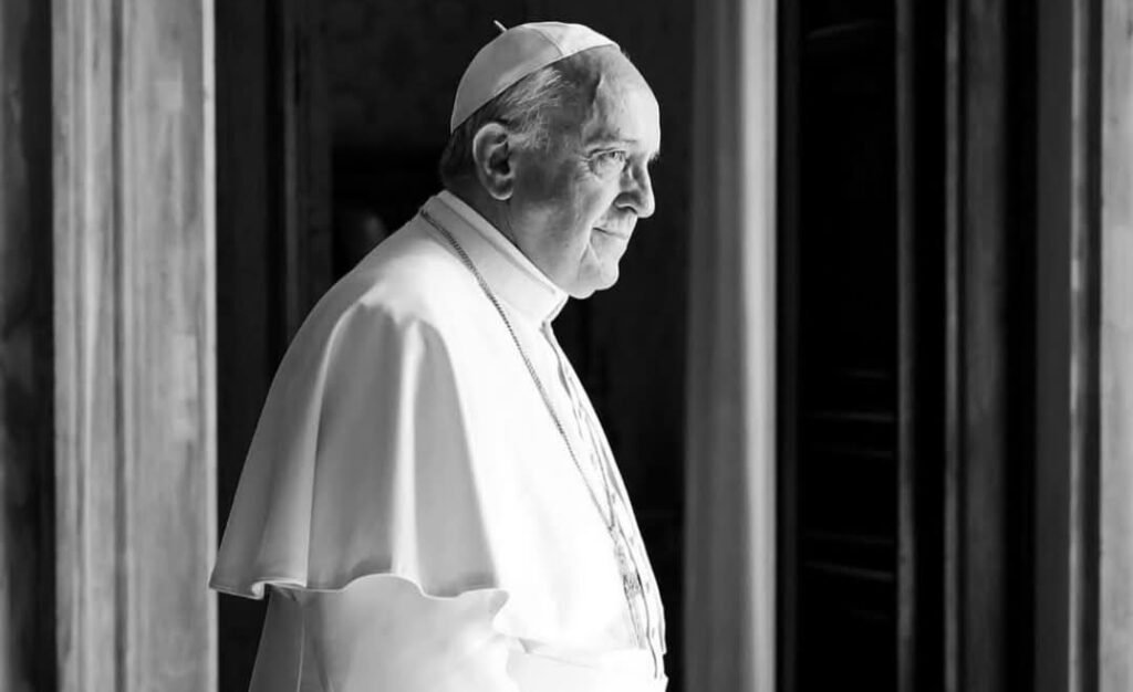 Desde el Vaticano revelaron dónde pidió ser enterrado el Papa Francisco FB IMG 1745229261991 e1745234994900