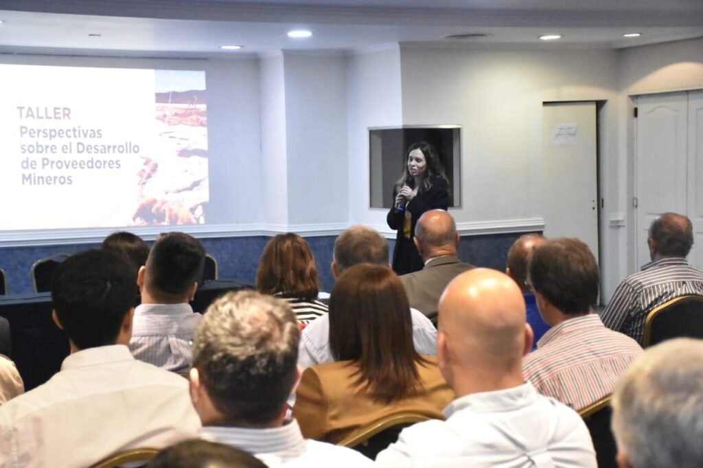 Información y transparencia, son herramientas clave para el desarrollo minero WhatsApp Image 2025 04 03 at 8.35.21 PM