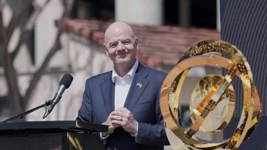 FIFA entregará 30 mil entradas para el Mundial de Clubes a bomberos de California infantino