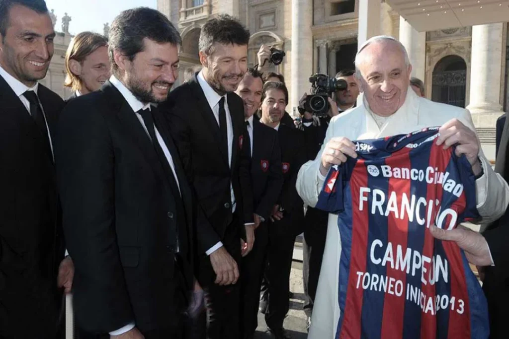 Adiós al «Papa futbolero» que llevó a San Lorenzo en el corazón papa san lorenzo