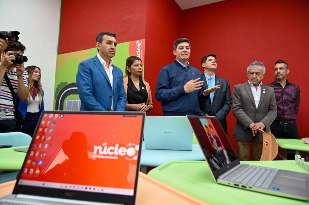 Compromiso con la educación y el trabajo en el aniversario de Sanagasta WhatsApp Image 2025 05 12 at 8.01.43 AM