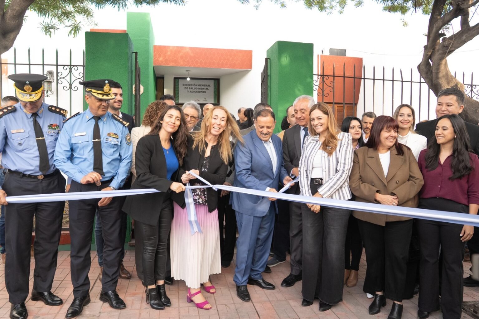 La Provincia fortalece la atención de la salud mental con la inauguración del Centro de Acompañamiento “El Puente” WhatsApp Image 2025 05 13 at 6.51.31 PM