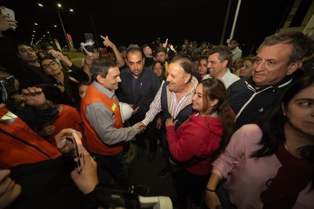La avenida Homero Coronel Montes ya cuenta con nuevas luminarias en toda su extensión 1 WhatsApp Image 2025 05 13 at 7.45.43 AM