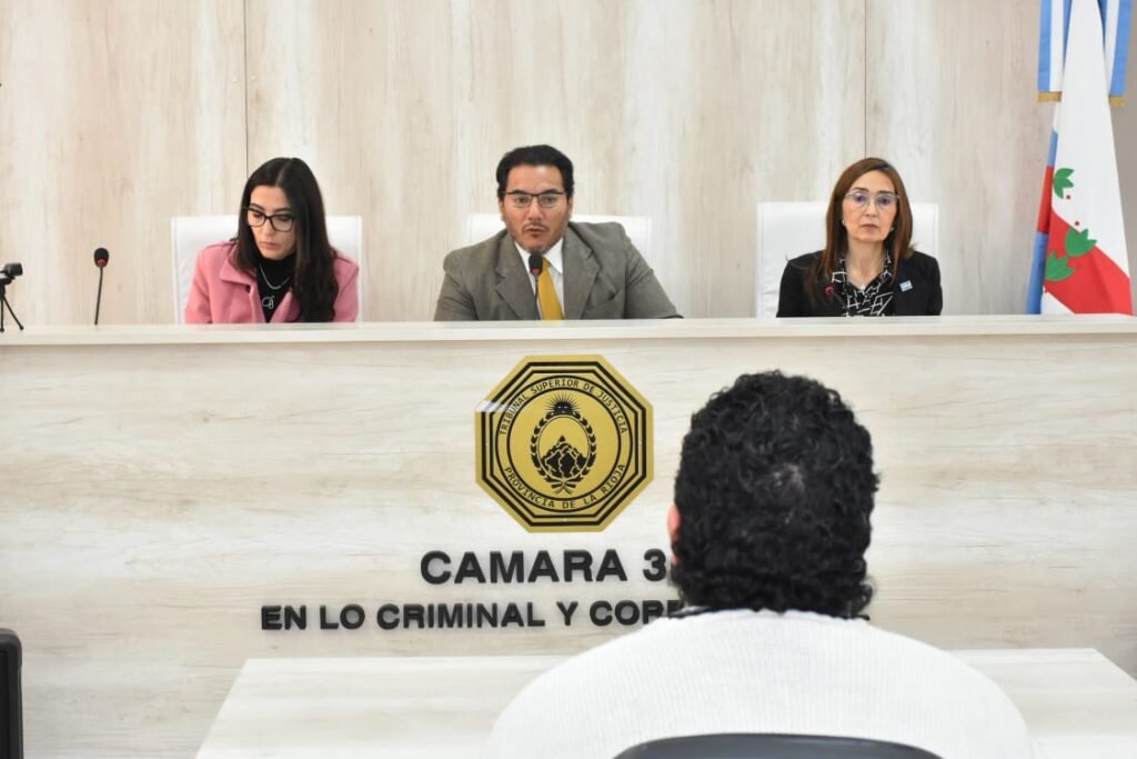 Comenzó juicio por abuso sexual agravado por convivencia preexistente en la Capital juicio abuso A 23 05 25