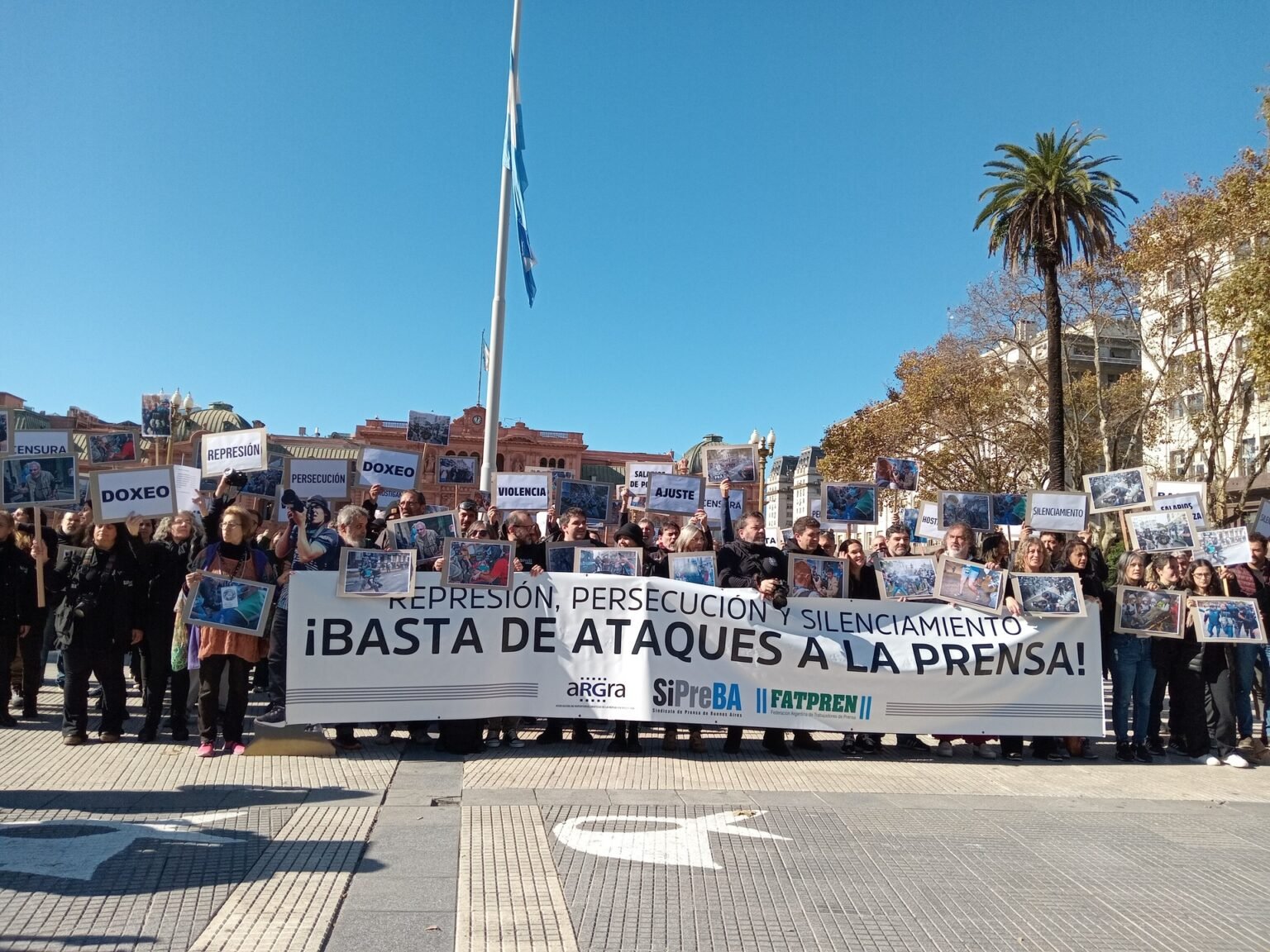 Presentan proyecto de ley para proteger a periodistas ante agresiones y garantizar su libre trabajo 503583830 18330718804167338 3762497367257187780 n