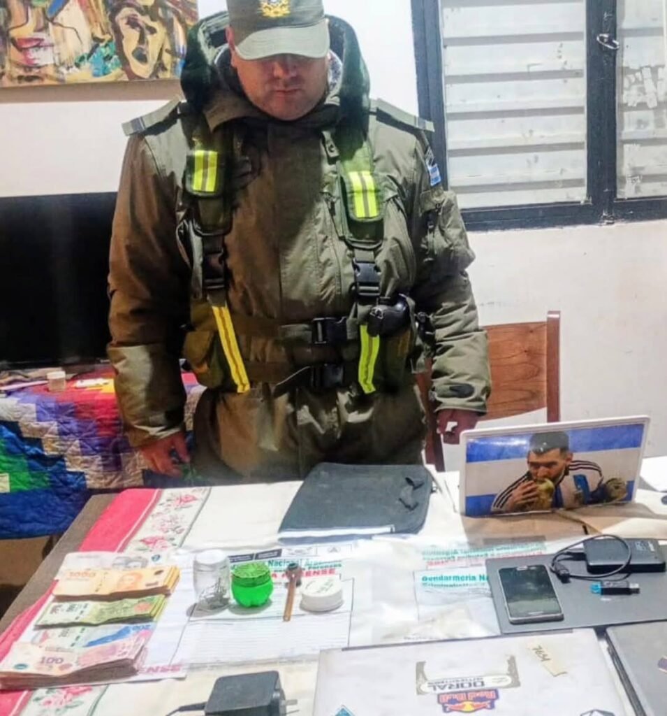 Golpe al narcotráfico en Campana: decomisan éxtasis y detienen a un hombre 517181461 1028491542789561 2525617700581172725 n