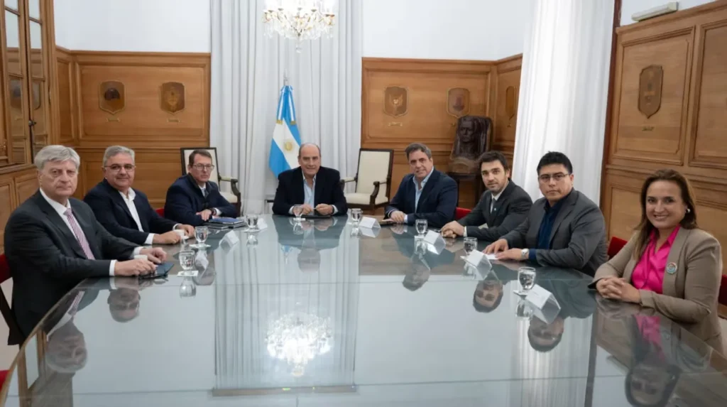 El Gobierno Nacional ofrece ATN a cambio de votos en el Congreso Francos con gobernadores