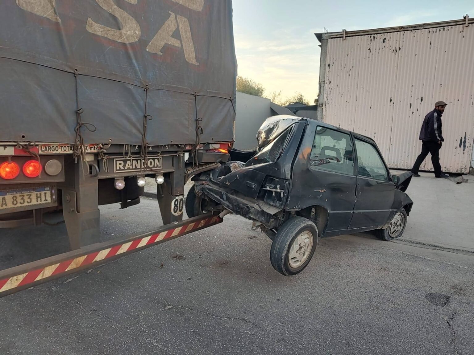 Camionero intentó girar en U y en contramano: produjo un fuerte siniestro Vicky siniestro vial