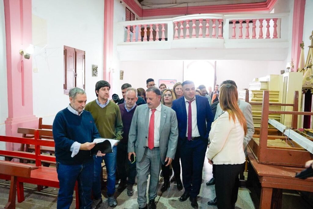 Quintela anunció la restauración de la histórica Iglesia Santa Rosa de Lima en Patquía 1 WhatsApp Image 2025 07 22 at 8.02.04 AM 1