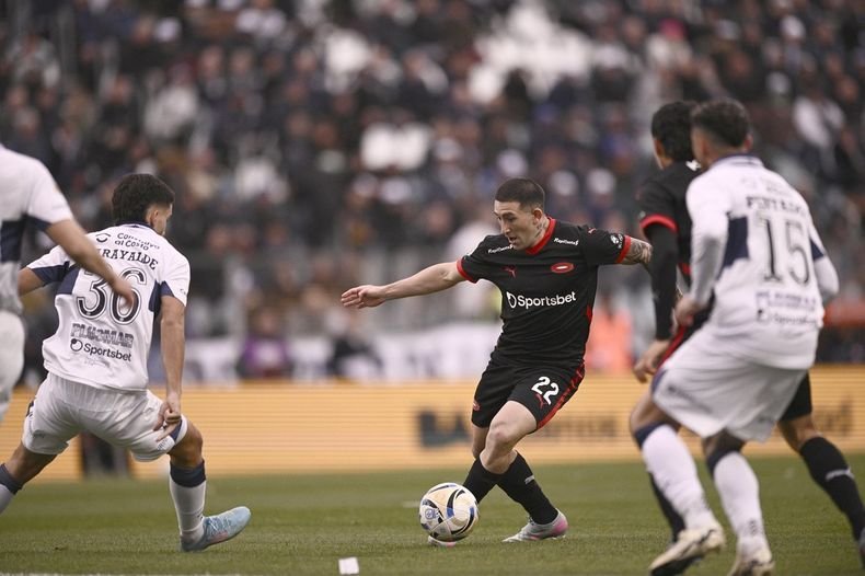 Independiente perdió con Gimnasia en La Plata y quedó último en la zona B gimnasia independiente