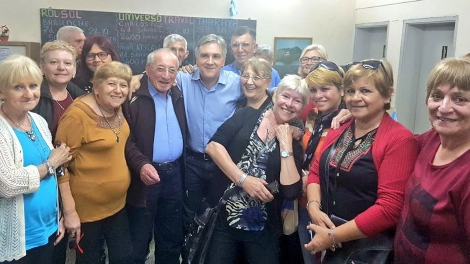 Córdoba: Llaryora aumentó el haber mínimo jubilatorio y otorga un bono a jubilados llaryora jubilados