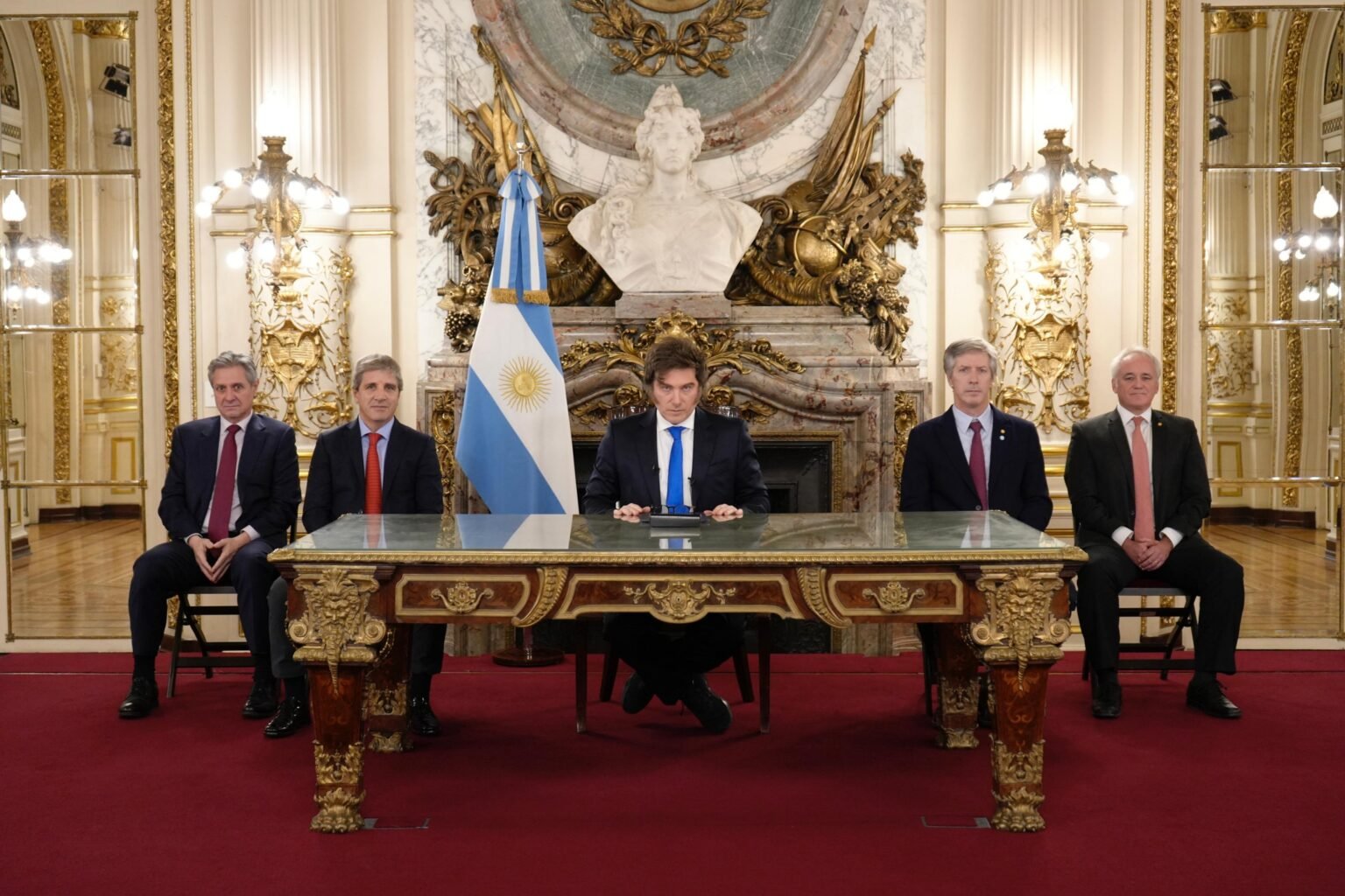 Milei busca “amurallar el déficit cero”: prohibirá la emisión y una ley para penar a los que gasten de más 20250809 163800