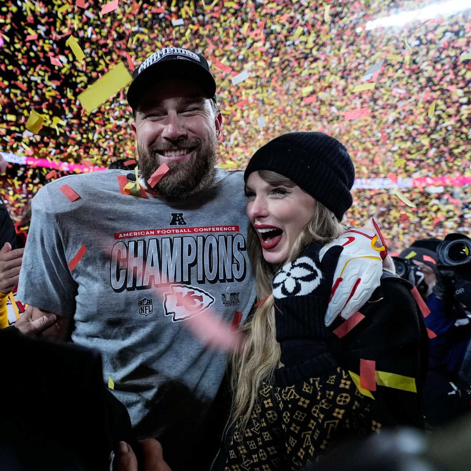 Taylor Swift anunció su casamiento con Travis Kelce 26ST TAYLOR SWIFT ENGAGED vqwt mediumSquareAt3X v2