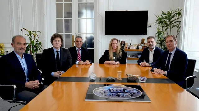 Milei cenó con diputados aliados en Olivos para blindar los vetos a jubilados y discapacidad 360 3 2