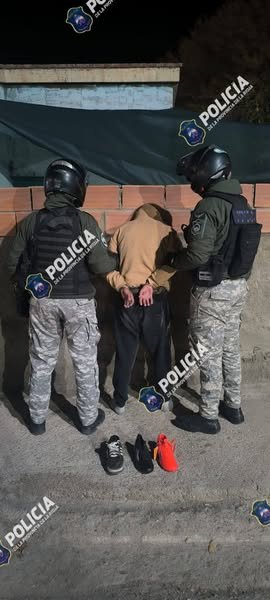 Chilecito: detuvieron a un ladrón de zapatillas tras ingresar a un local del centro 533550326 122134655426821877 4737855336468278228 n