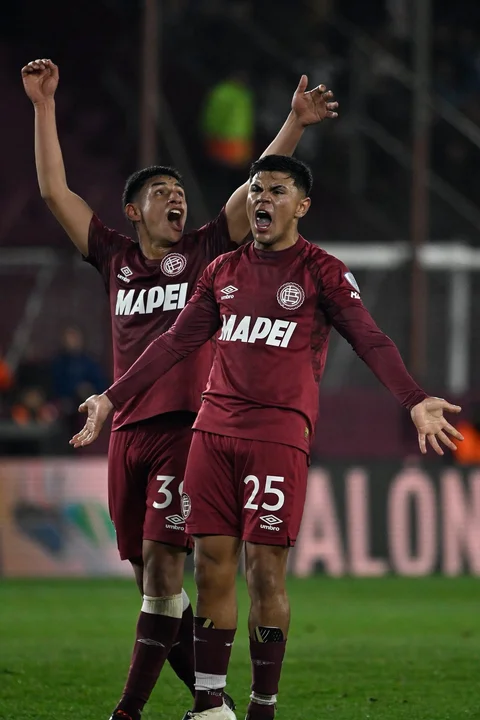 Lanús ganó sobre la hora, venció en los penales y está en cuartos de final de la Sudamericana Lanus