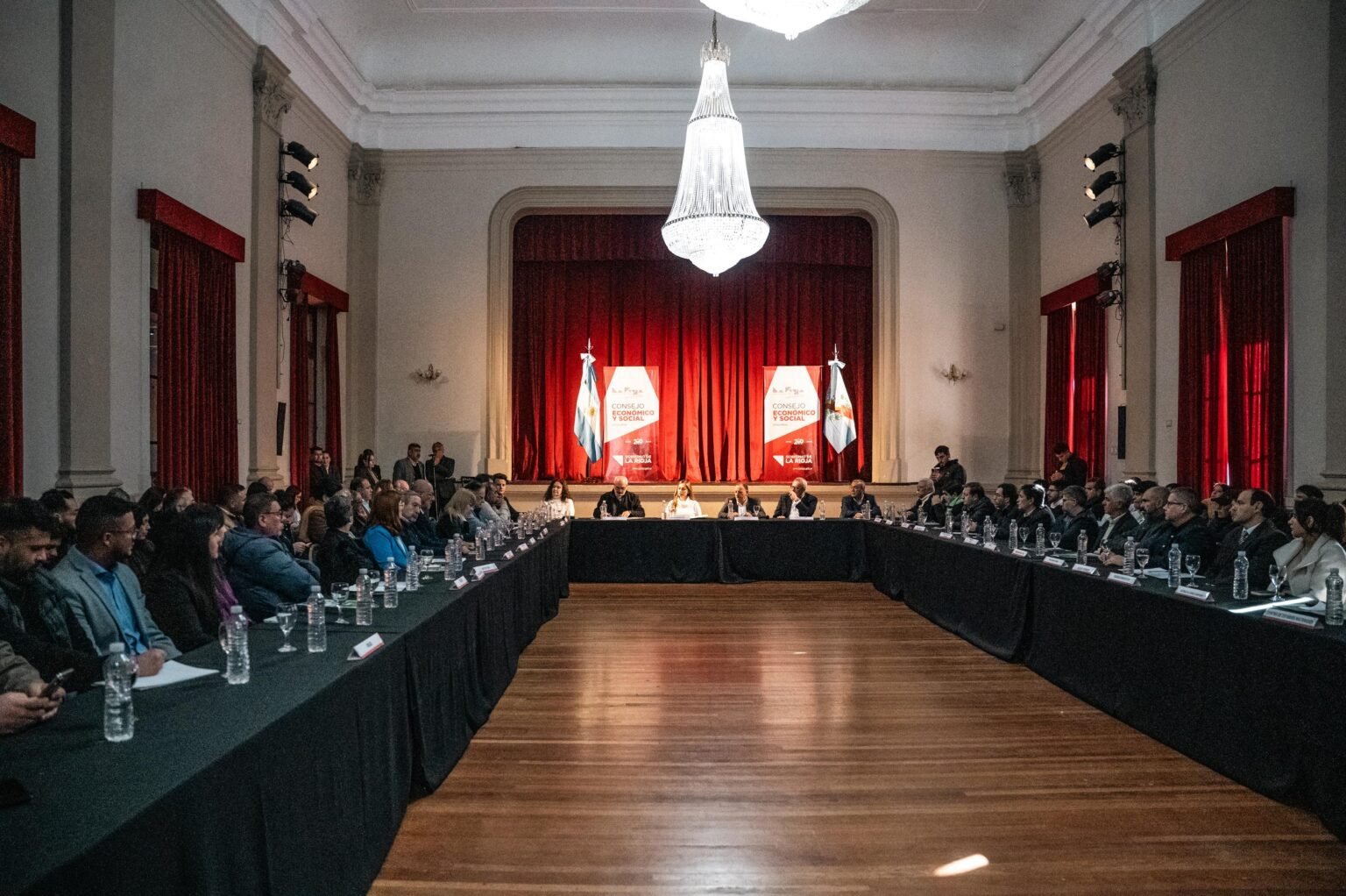 La Rioja propone alinear educación, producción y trabajo para un desarrollo sostenible e inclusivo WhatsApp Image 2025 08 08 at 9.37.06 AM