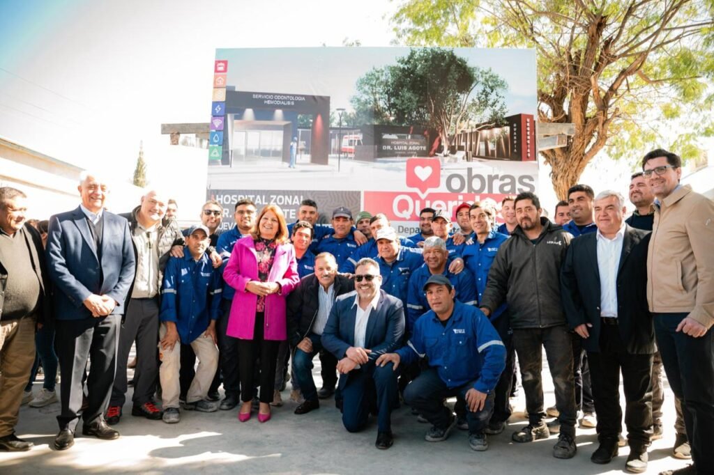 Quintela ratificó el compromiso del Gobierno de garantizar el acceso a los servicios de salud WhatsApp Image 2025 08 22 at 11.39.08 AM