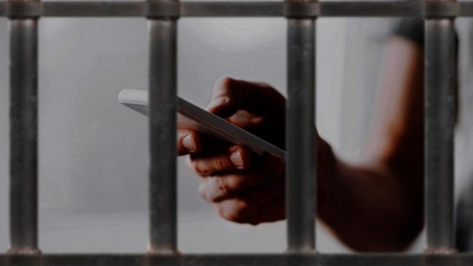 Chubut: preso consiguió un celular en la cárcel para seguir amenazando a su ex celular