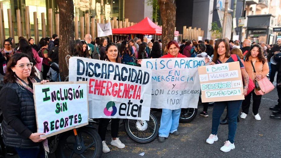 Diversas agrupaciones se movilizaran este martes contra del veto a la Ley de Emergencia en Discapacidad discapacidad2