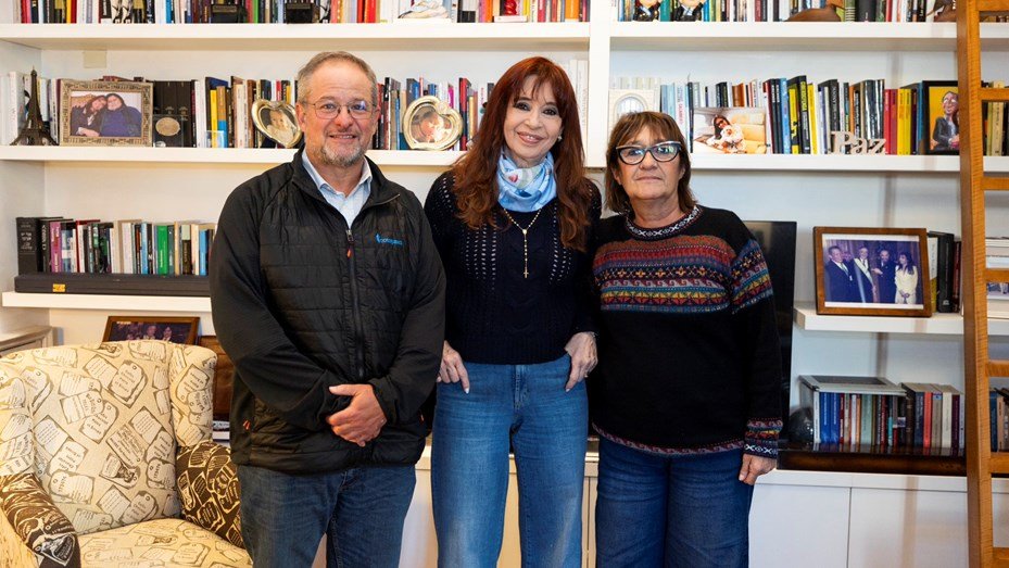 Cristina recibió al titular del gremio docente mundial y criticó la «catástrofe social» de Milei gzockzpxcaawwkm 1