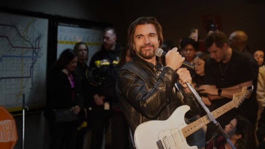 Juanes brindó un show gratuito en el subte de Buenos Aires juanes subte