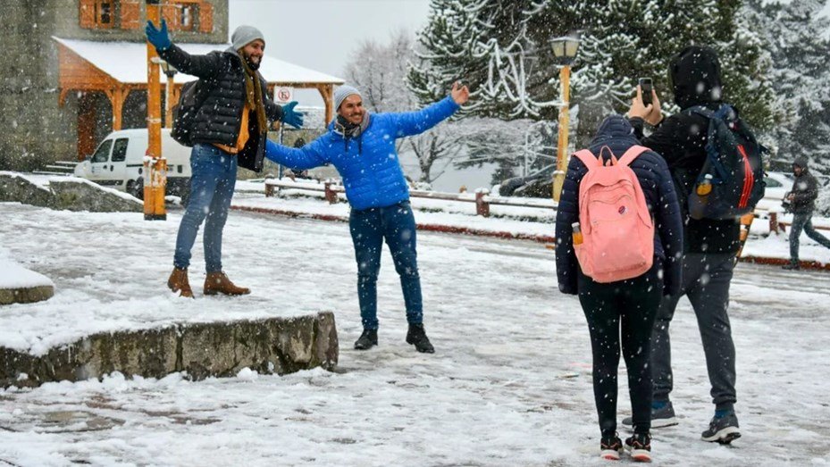 Vacaciones de invierno 2025: cayeron los viajes y el gasto de turistas en e país nieve