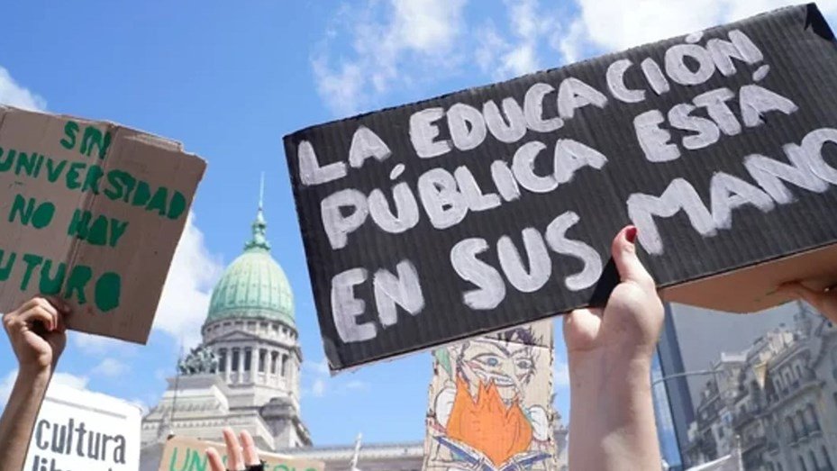 Tras el paro, el Gobierno Nacional otorgó un aumento del 7,5% a los docentes universitarios universitarios