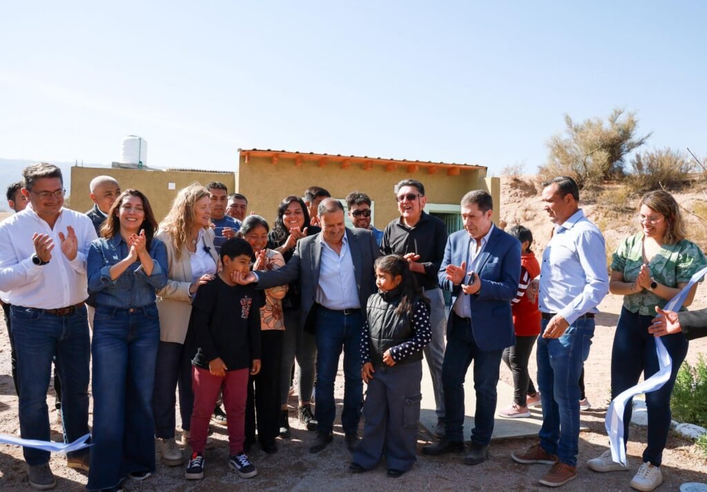 Plan Angelelli: entregaron viviendas en Tuyubil y Los Robles 1 WhatsApp Image 2025 09 12 at 8.31.25 PM 1